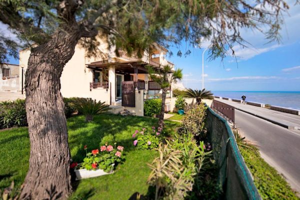 Dormire fronte mare a Marina di Ragusa